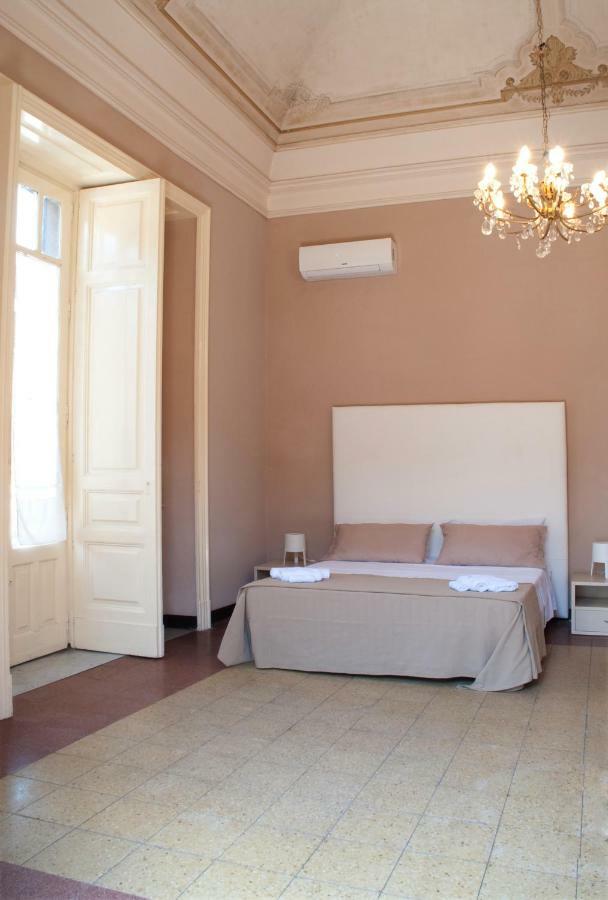 Bed and Breakfast La Casa Di Isabella à Catane Extérieur photo